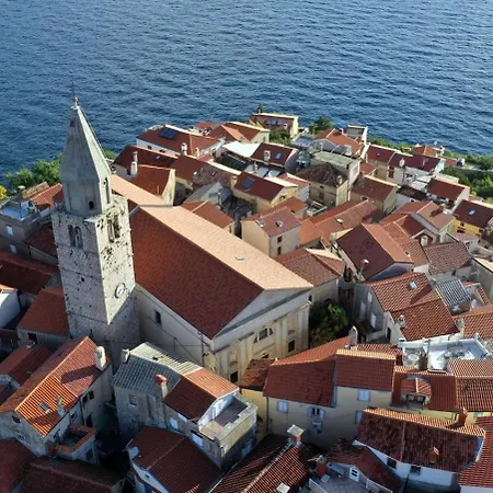 Marina * Vrbnik (Primorje-Gorski Kotar)