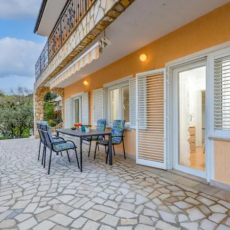Marina Apartment *