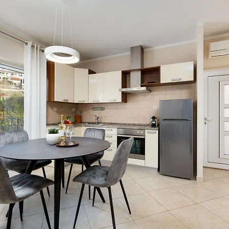 Marina Apartment *